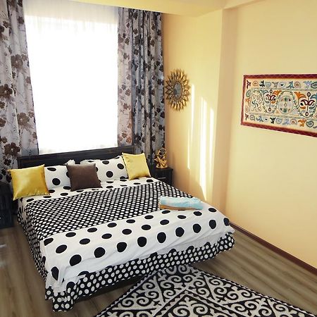 Bishkek Maximus Apartament 2 Zewnętrze zdjęcie